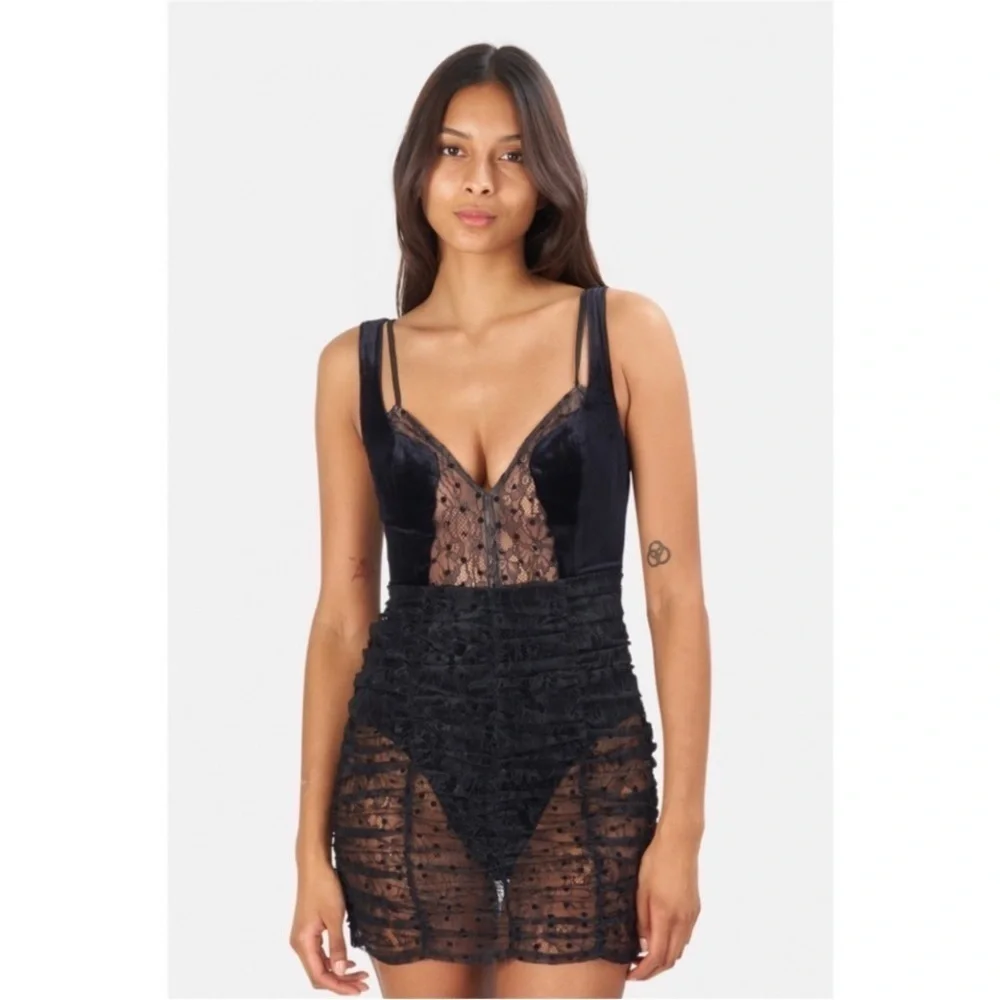 NWT For Love and Lemons Jourdan Mini Dress in Black Lace Velvet Size Small